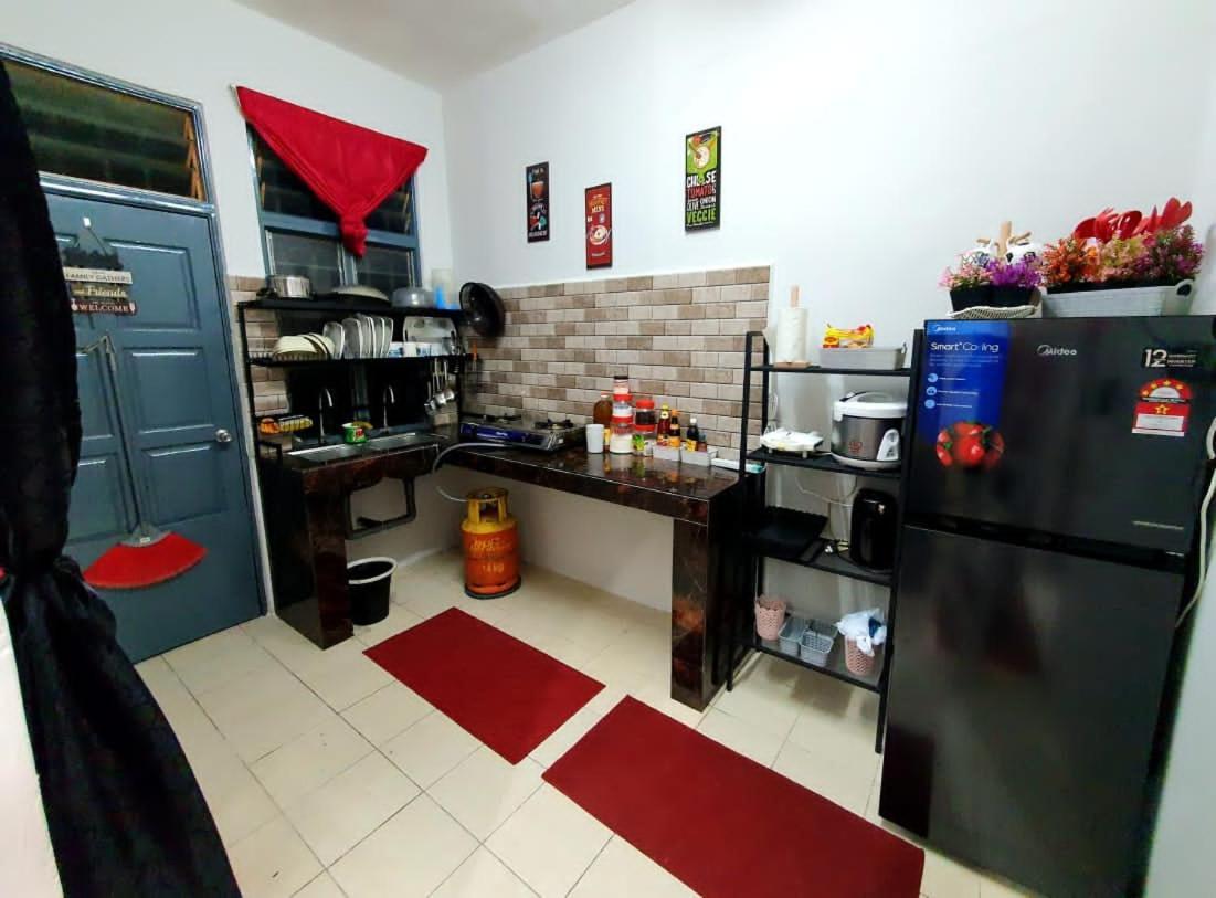 Lh Alisha Homestay Wangsa Mewangi Gua Musang Exterior photo