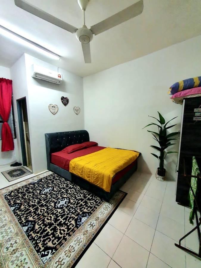 Lh Alisha Homestay Wangsa Mewangi Gua Musang Exterior photo